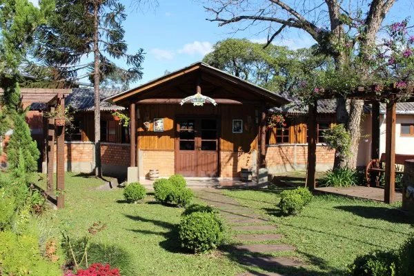 Fachada da Barley Haus com jardim